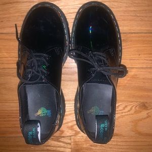 BARELY WORN DOC MARTEN RAINBOW PATENT PLATFORMS